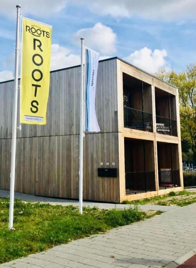Апартаменти Roots Tiny House Тілбург Екстер'єр фото